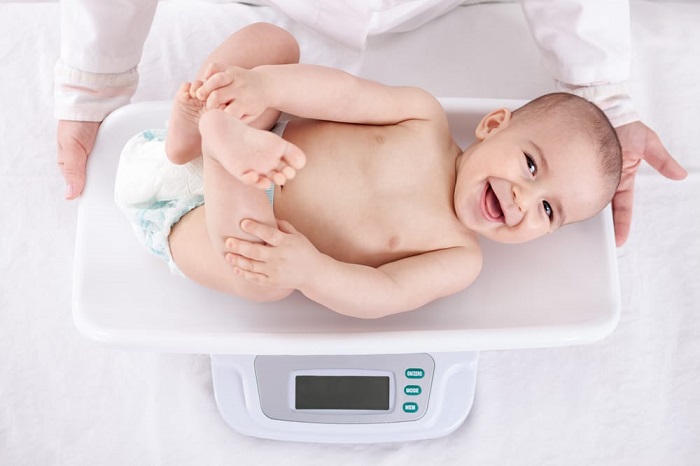 Jaka waga dla noworodka? Poradnik, kryteria i ranking wag dla noworodków.
