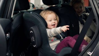 Jaki fotelik samochodowy dla dziecka 9-25 kg najlepszy? Poradnik, kryteria i ranking samochodowych fotelików dla dzieci o wadze 9-25 kg.